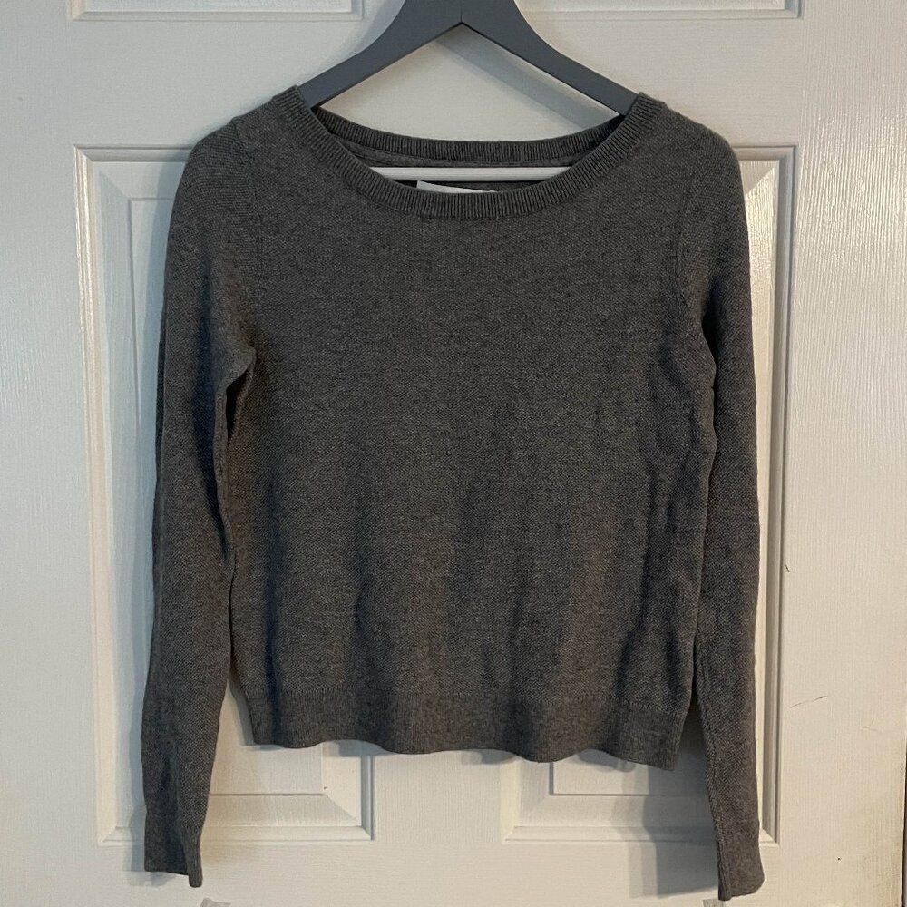 🧶 Effortless Cool: Everlane Gray Sweater – Size S 🧶